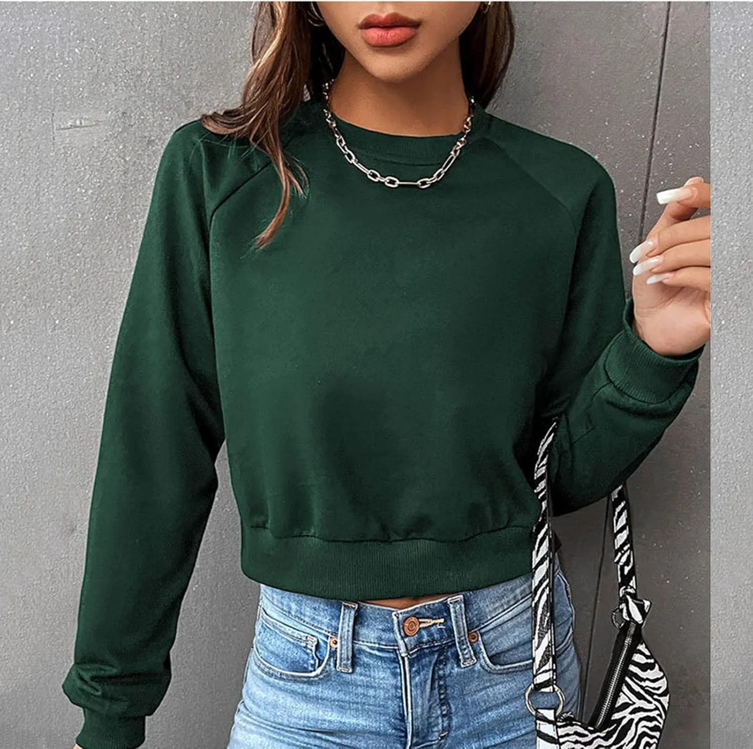 Women's Cropped Sweatshirts Loose Fit Fleece Long Sleeve Casual Pullover Crewneck Workout Fashion Basic Hoodie Tops